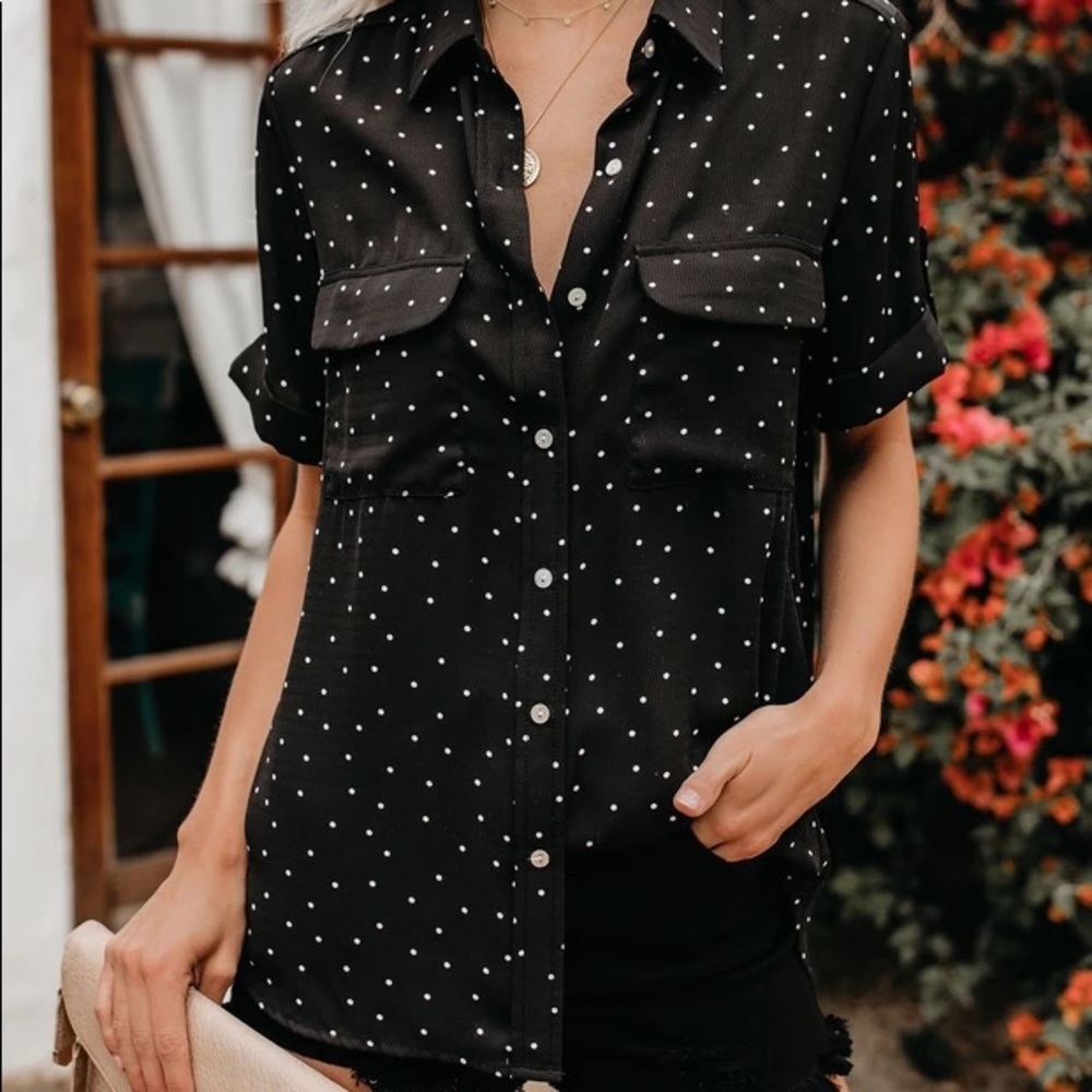 Button down - Picture 2 of 3